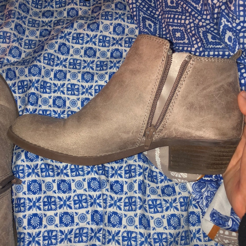 booties - Picture 2 of 2
